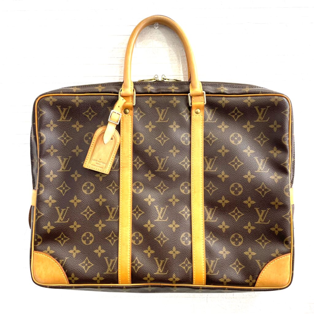 LOUIS VUITTON ポルトドキュマン