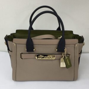COACH コーチショルダー付きトートバッグ
