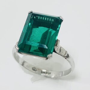 K14WG エメラルド付リング