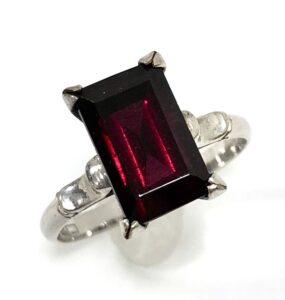 K14WG 0.9ctガーネット付リング