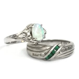 Pt900 4ctオパール Pt850 0.1ctエメラルド リング おまとめ