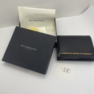 バーバリー 二つ折り財布