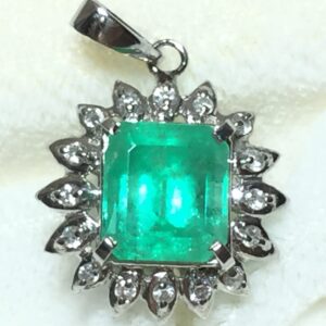 Pt900 メレダイヤ エメラルド トップ