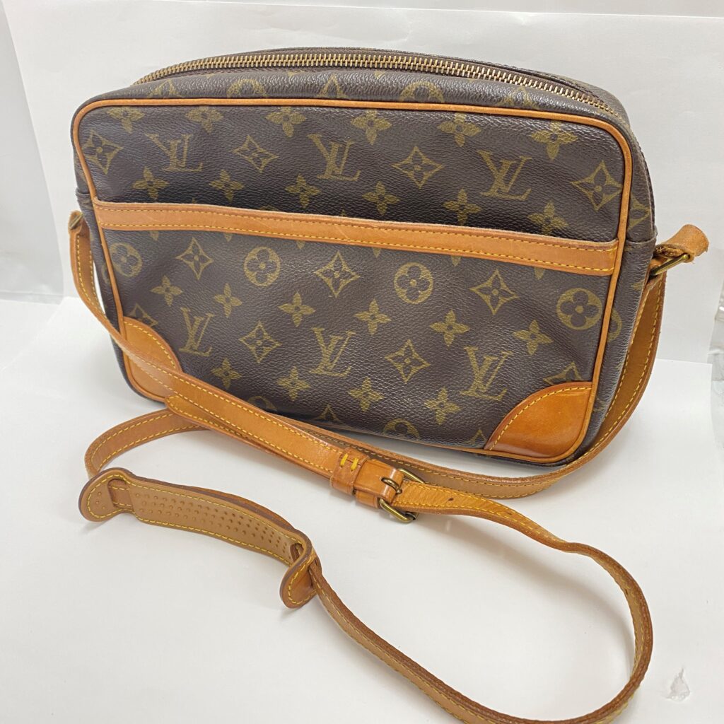 LOUIS VUITTON (ルイヴィトン) トロカデロ27 モノグラム ショルダー ...