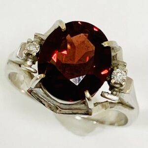 K14WG ガーネット&メレダイヤ付リング