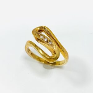 K18 メレダイヤ0.03ct付リング