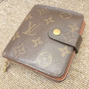 Louis Vuitton ルイヴィトン モノグラム コンパクトジップ M61667