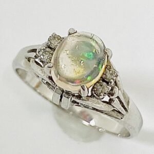 Pt850 オパール＆メレダイヤ付リング