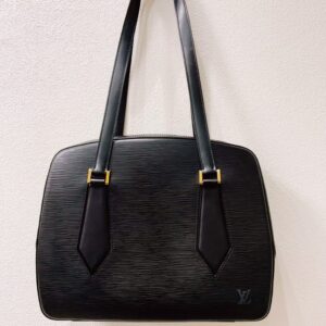 LOUIS VUITTON ルイヴィトン M52432 ヴォルテール エピ ショルダーバッグ