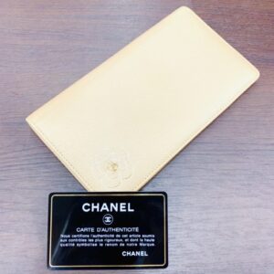 CHANEL シャネル  二つ折り長財布
