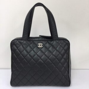 CHANEL マトラッセ キャビアスキン ハンドバッグ