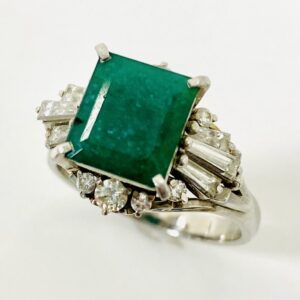 Pt900 ヒスイ2ct＆メレダイヤ0.38ct付リング