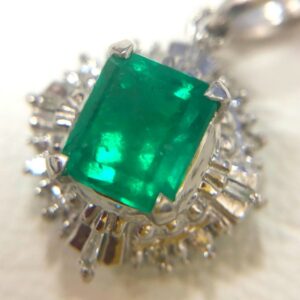 Pt900 エメラルド メレダイヤトップ