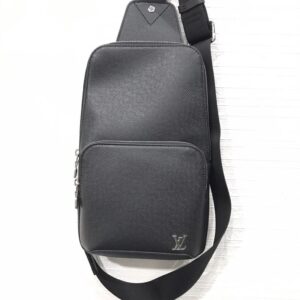 LOUIS VUITTON アヴェニュー