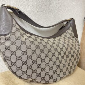 GUCCI GGキャンパス ハンドバッグ