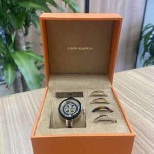 トリーバーチ　リーヴァバングルウォッチ