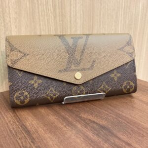 Louis Vuitton ポルトフォイユ・サラ  ジャイアント モノグラム リバース M80726