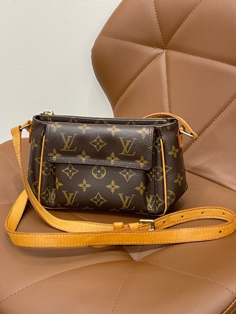 LOUIS VUITTON　ルイ・ヴィトン  モノグラム  ヴィバ・シテPM  レディース バッグ