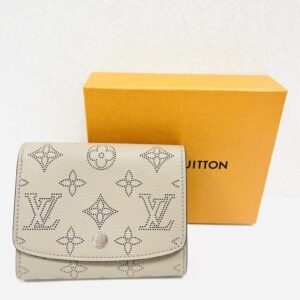 ルイヴィトン マヒナ ポルトフォイユ イリス