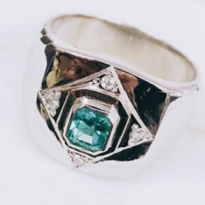 Pt900　エメラルド プラチナリング　