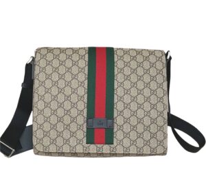 Gucci グッチ メッセンジャーバッグ エンボスロゴレター
