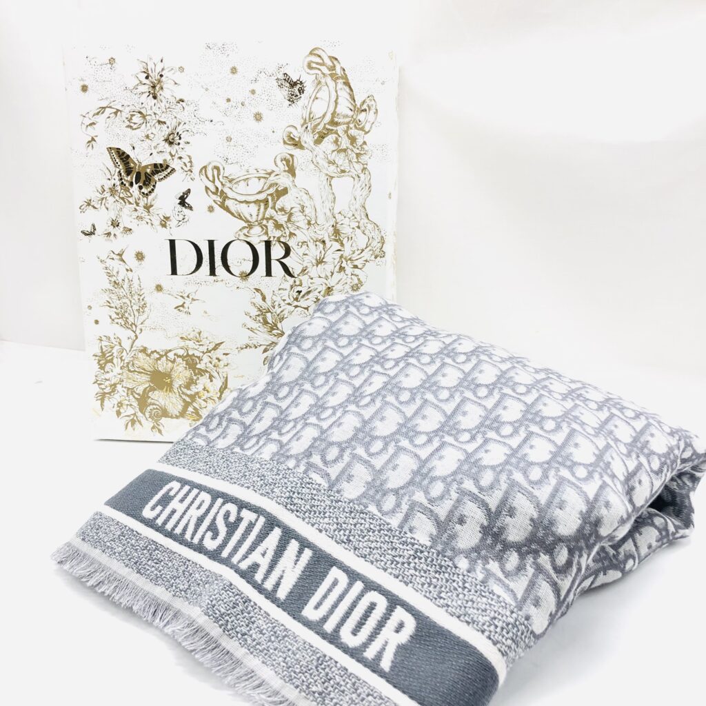 気まぐれ価格。Dior大判 ショール マフラー 日本未発売