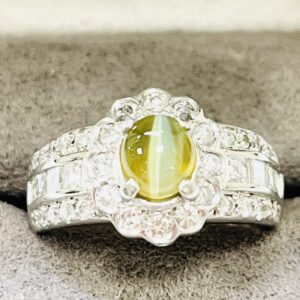 Pt900クリソベリルキャッツアイ1.32ct&メレダイヤ付リング