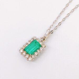 K18WG  エメラルド メレダイヤ付ネックレス