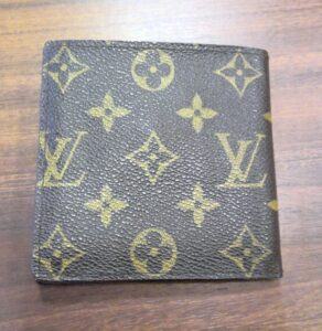 LOUIS VUITTON モノグラム ポルトフォイユ・マルコ