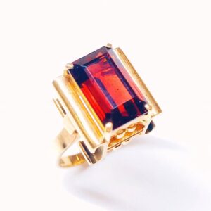 K18 3ctガーネット付きリング