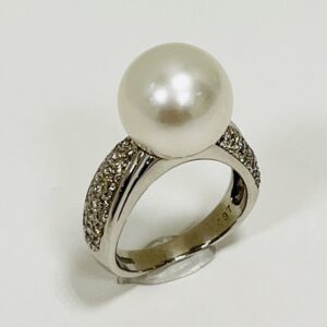 Pt900 2ctパール＆0.37ctメレダイヤ付リング
