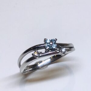 K18WGメレ付きリング