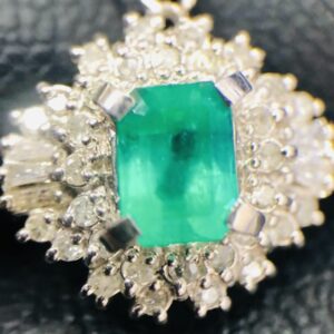 Pt900 エメラルド エメラルドカット リング