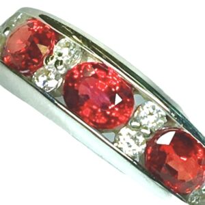 Pt900 メレダイヤモンド付きルビーリング