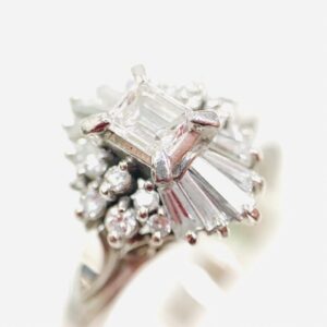 Pt900 エメラルドカット プラチナジュエリーリング