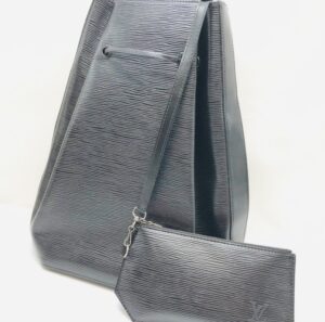 LOUIS VUITTON ルイヴィトン サックアド