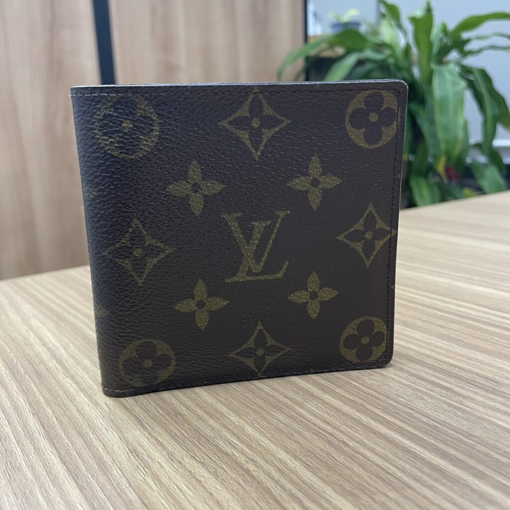 完売 LOUIS VUITTON 二つ折り財布 アエログラム ポルトフォイユ マルコ