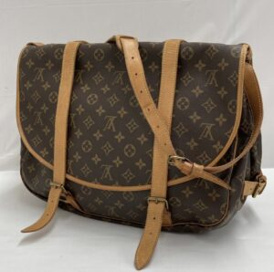 LOUIS VUITTON モノグラム ソミュール43 ショルダーバッグ