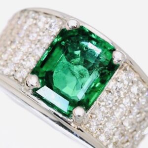 Pt950 エメラルド 3.2ct付 リング