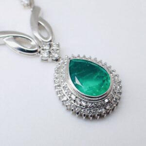 PT900 エメラルド 5.9ct メレダイヤ付き ネックレス