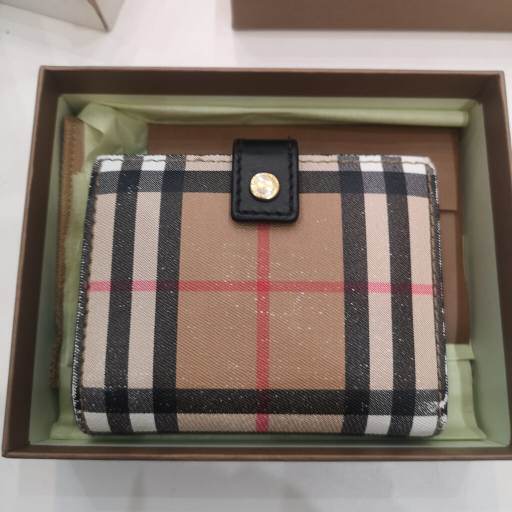 BURBERRY 二つ折り財布-