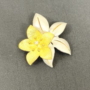 K18 18金 ブローチ