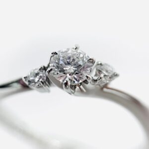 Pt950 ダイヤ0.2ctメレダイヤ0.1ct付リング