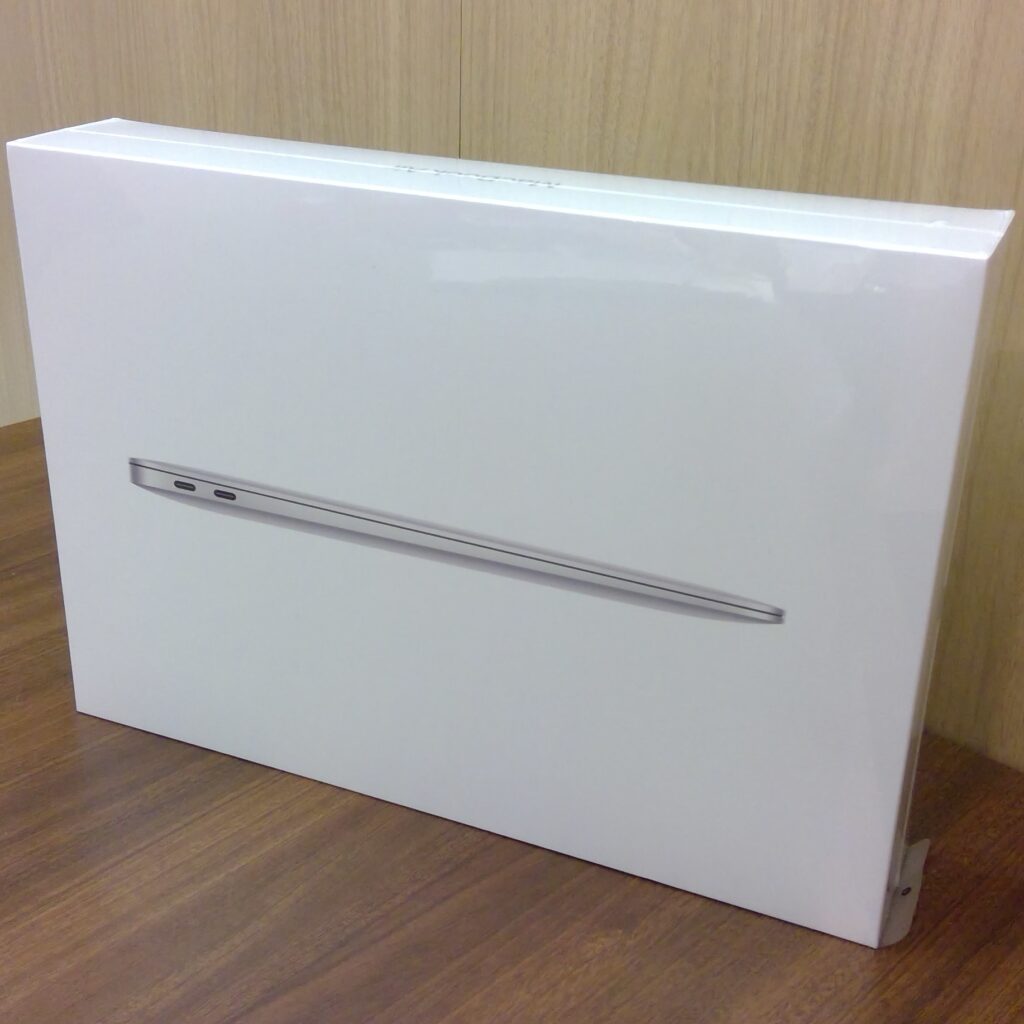 Apple M1チップ搭載13インチ MacBook Air
