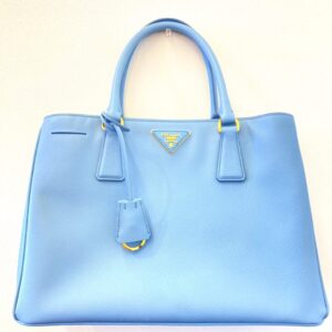 PRADA サフィアーノ