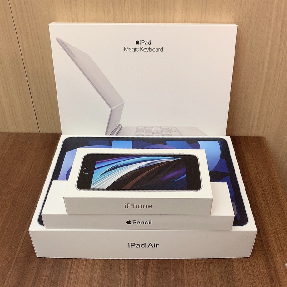 Apple製品おまとめ　Apple pencil 第二世代　iPhoneSE2 128GB iPad キーボード iPad Air4 Wi-Fiモデル