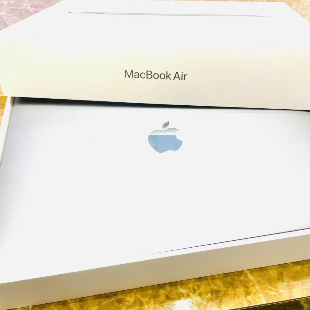 Apple MacBook Air マックブックエアー