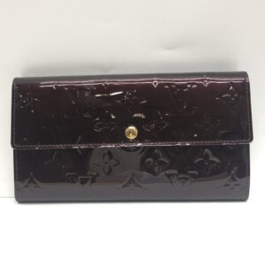 LOUIS VUITTON ルイヴィトン ポルトフォイユサラ ヴェルニ
