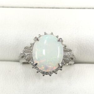 Pt850 オパール1.75ct メレ0.46ct リング