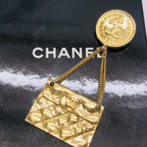 CHANEL シャネル バッグデザイン ブローチ
